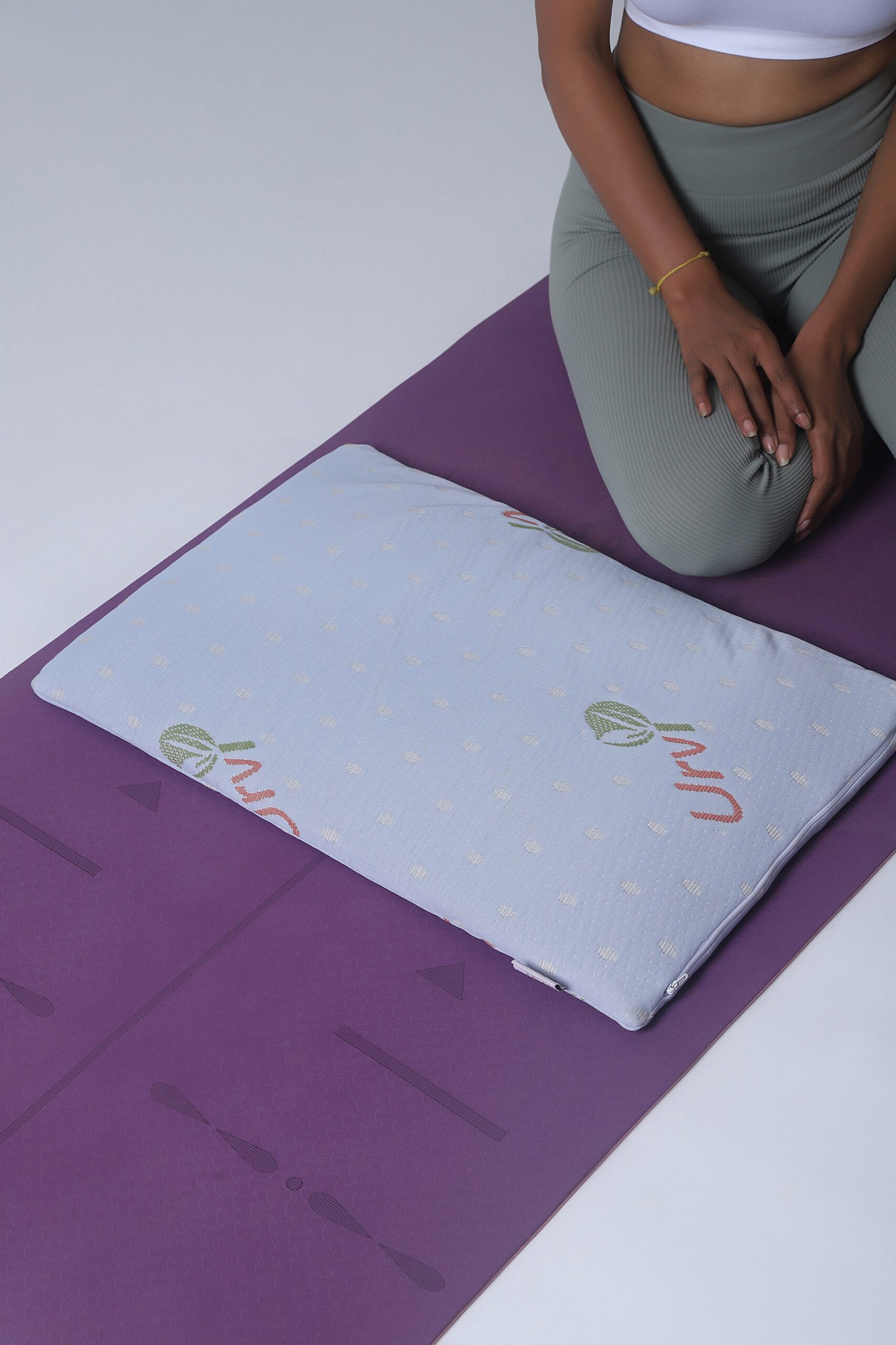 Urvi Ultra Thin Pillow